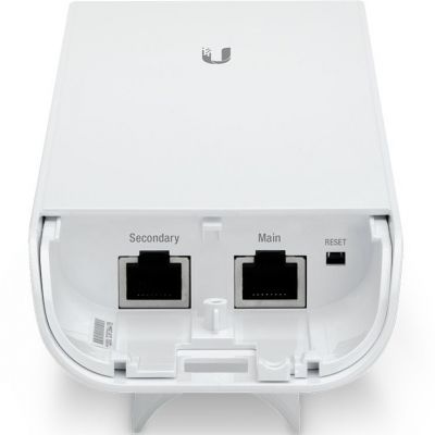 Точка доступа Ubiquiti NSM3(EU) вид снизу порты Ethernet